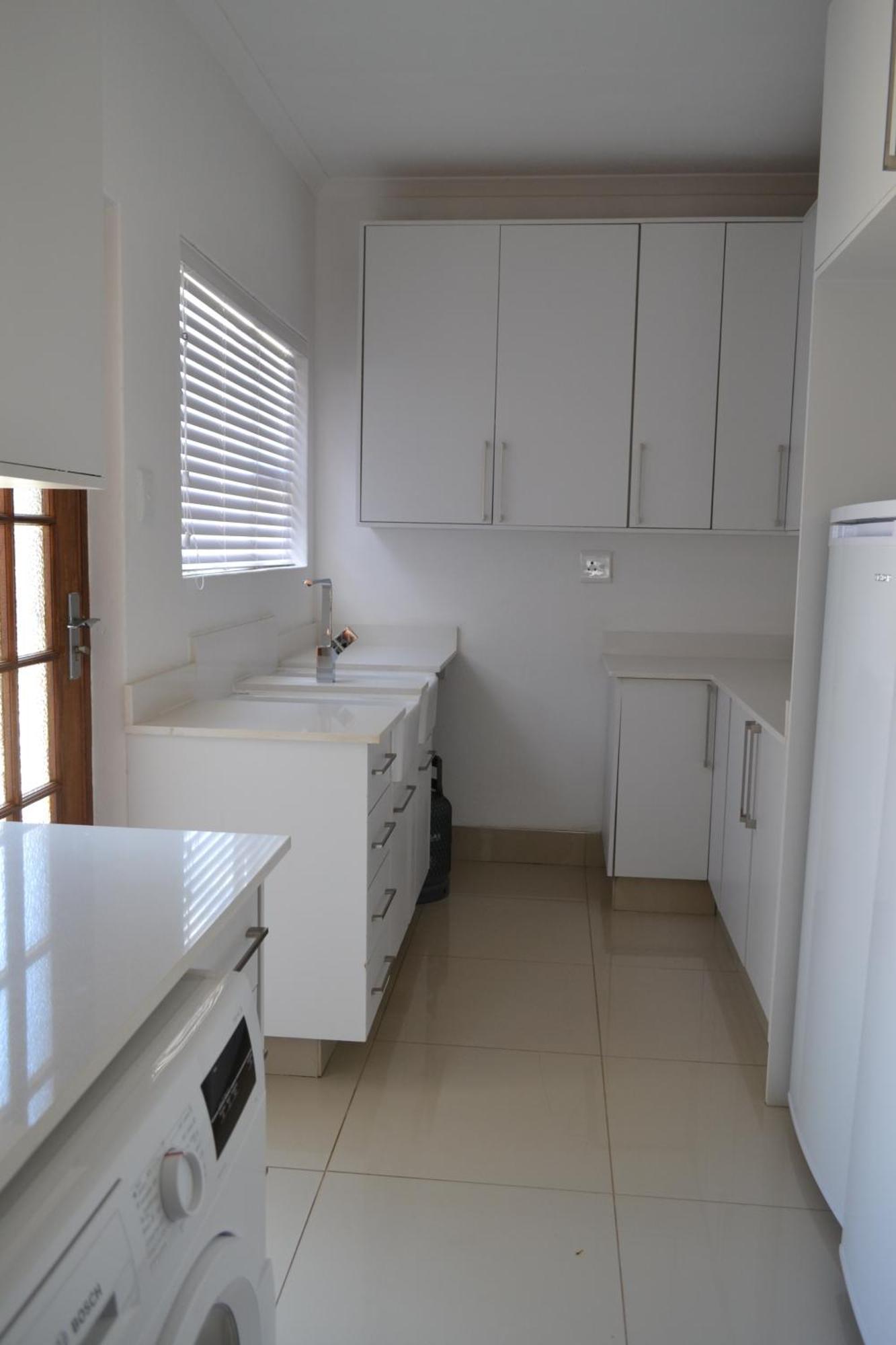 8 Kiaat Suites Klerksdorp Εξωτερικό φωτογραφία